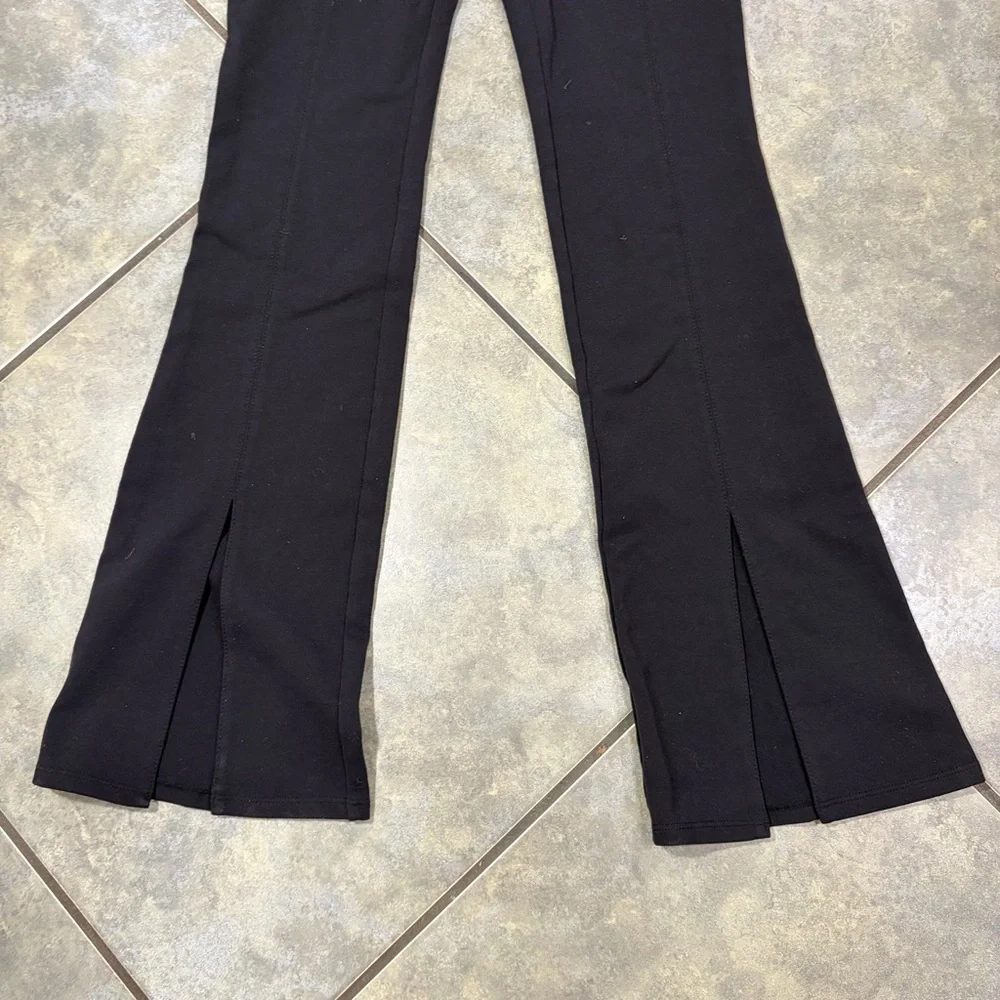 ALO YOGA Black High-Waist Flutter Legging XS Front Split Bootcut Outdoor Casual